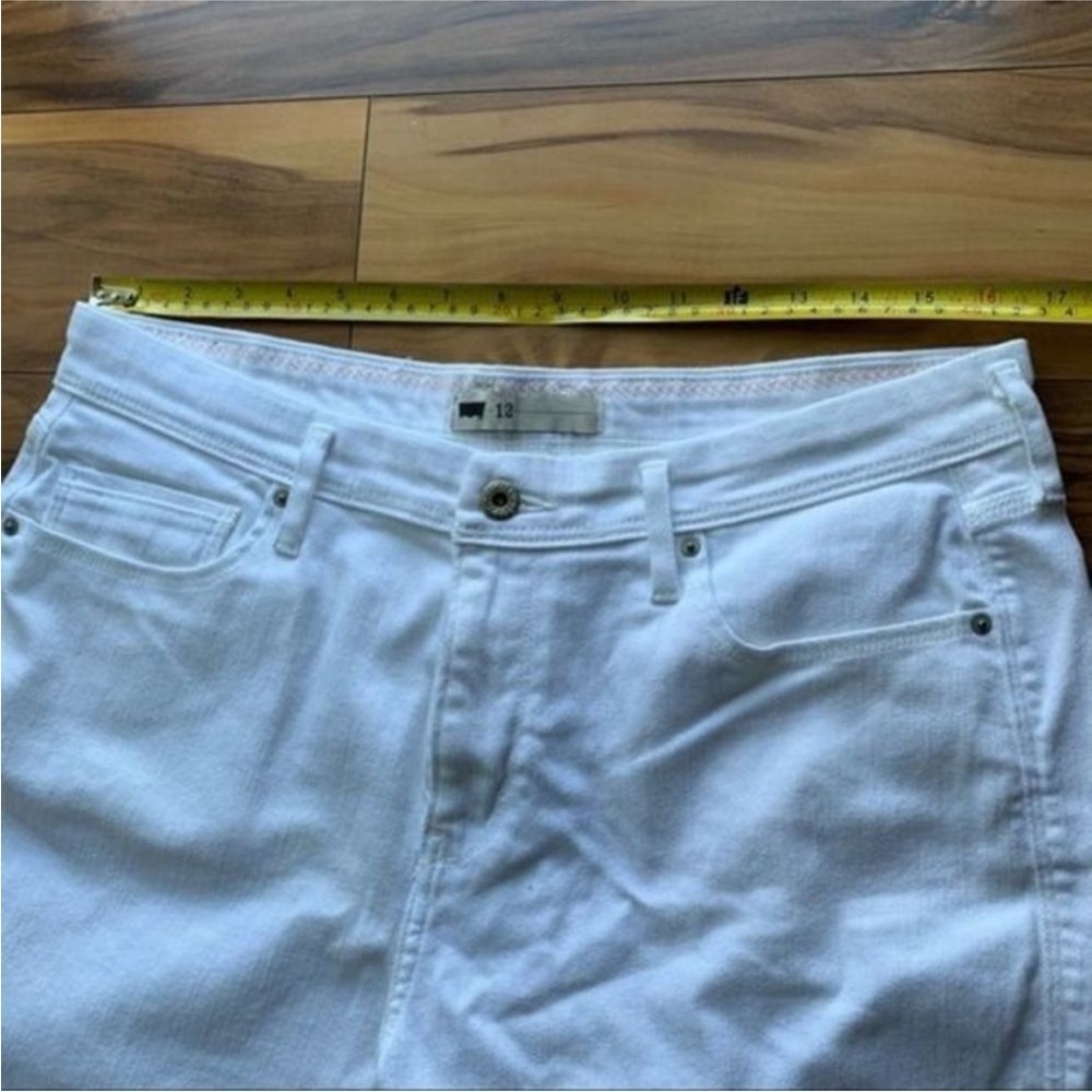 Levi’s white denim shorts 12 - Picture 7 of 7